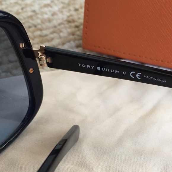 TORY BURCH SUNGLASSES Navy Blue Gold Tone Logo - Picture 4 of 8